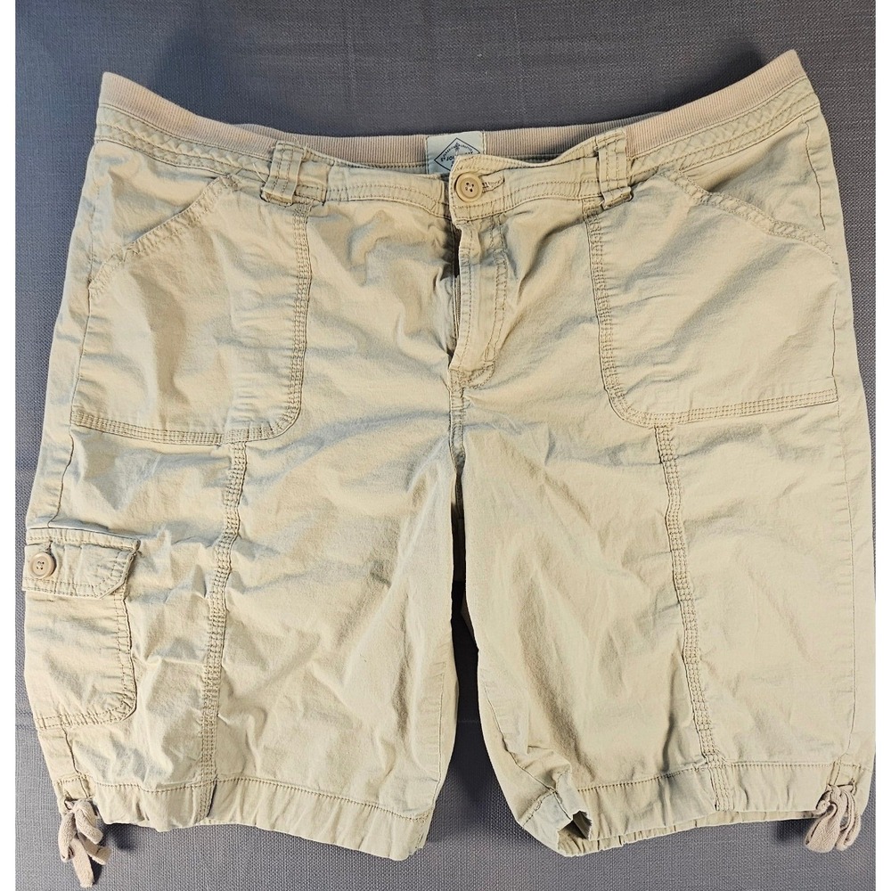 St Johns Bay Womens Khaki Cargo Shorts Tan Stretch Waist Size 18 Utility Pocket